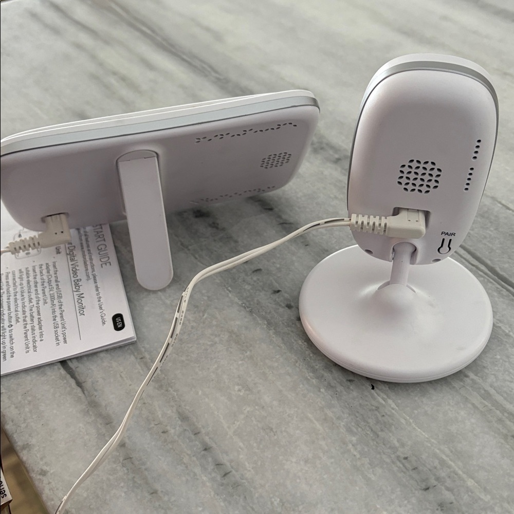 Motorola White Video Baby Monitor - Picture 3 of 5